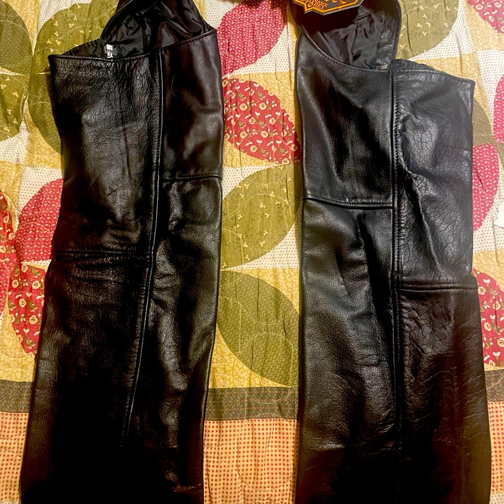 Milwaukee woman’s leather motorcycle chaps sz small